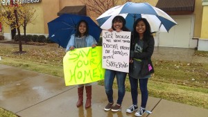 Marshallese smiles in the rain, Fay Climate March 11-28-15